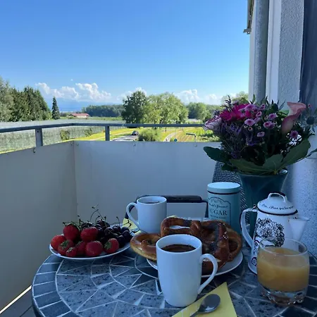 Cozy With Balcony Apartment Friedrichshafen